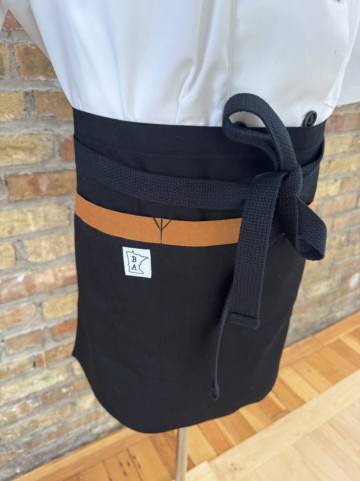 Black & Tan- waist aprons