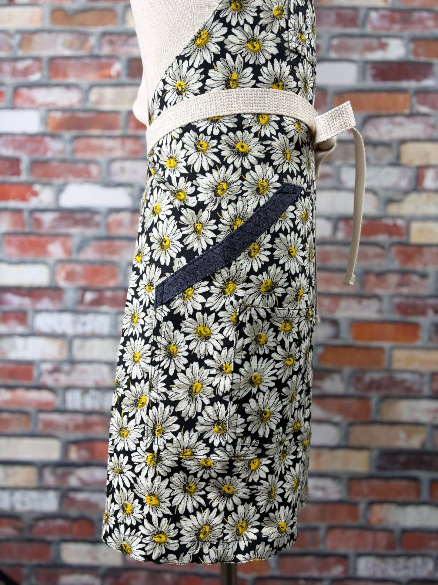 Butter Daisy! ONLY ONE AVAILABLE