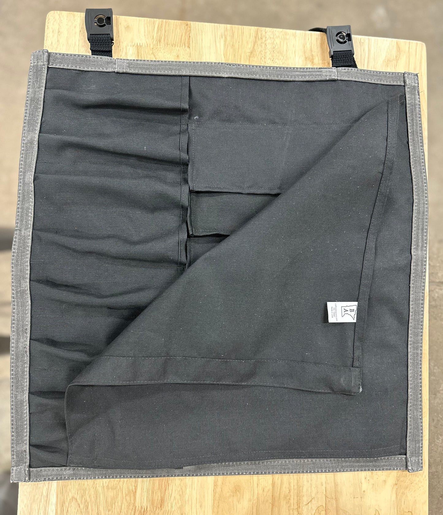 Main Squeeze - Charcoal - Knife Roll